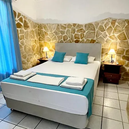 Valentino & 4* Vasilikí
